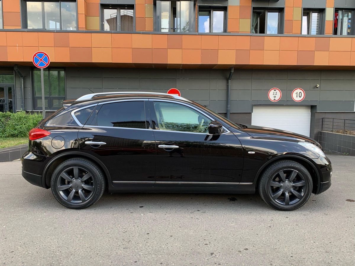 Выкупленный Infiniti FX